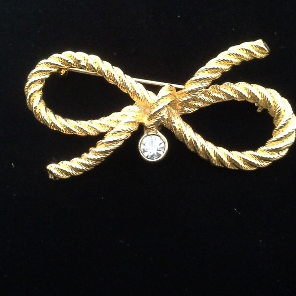 ||SOLD|| RJ Graziano Crystal Rhinestone Bow Pin - Picture 2 of 3